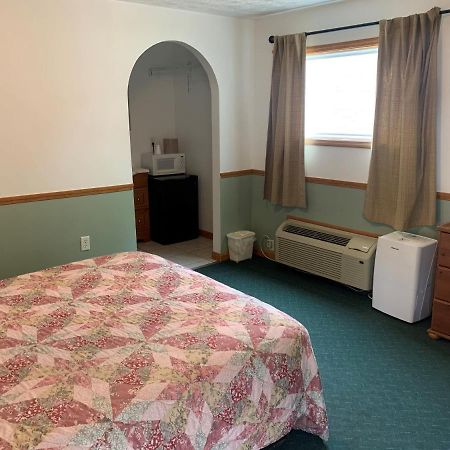 Haven Inn Glen Dale Экстерьер фото
